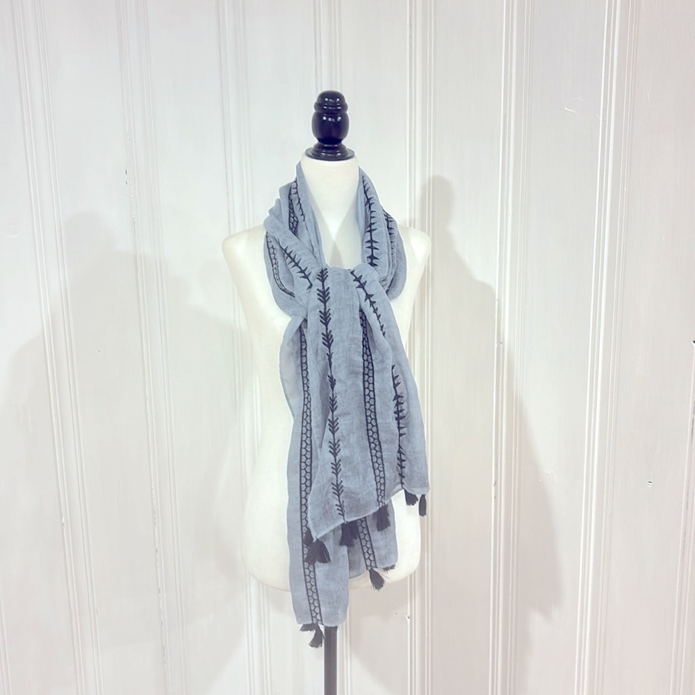 Lightweight long rectangular scarf - Picture 2 of 6